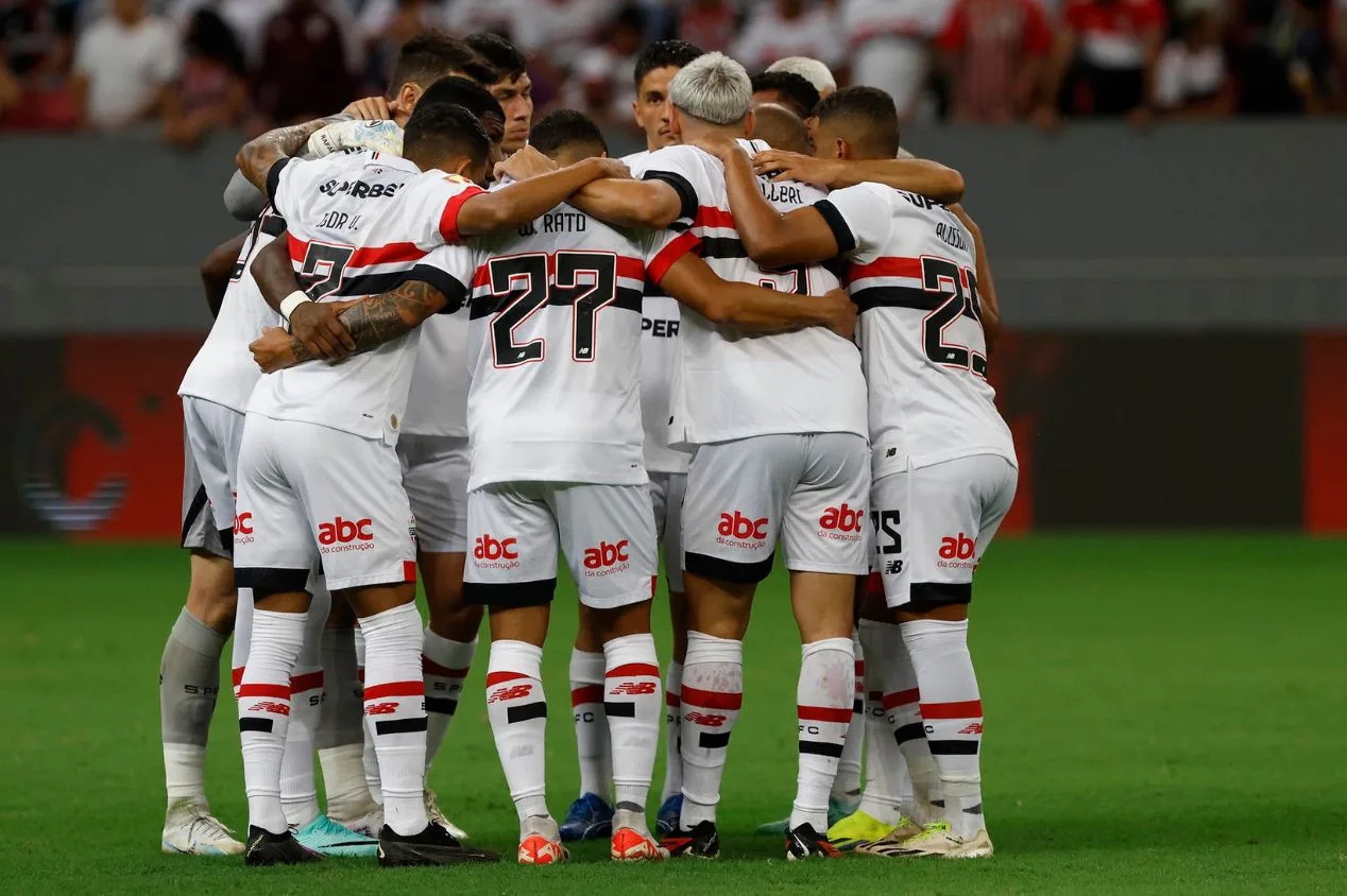 São Paulo tem novidade contra o Palmeiras; veja provável time