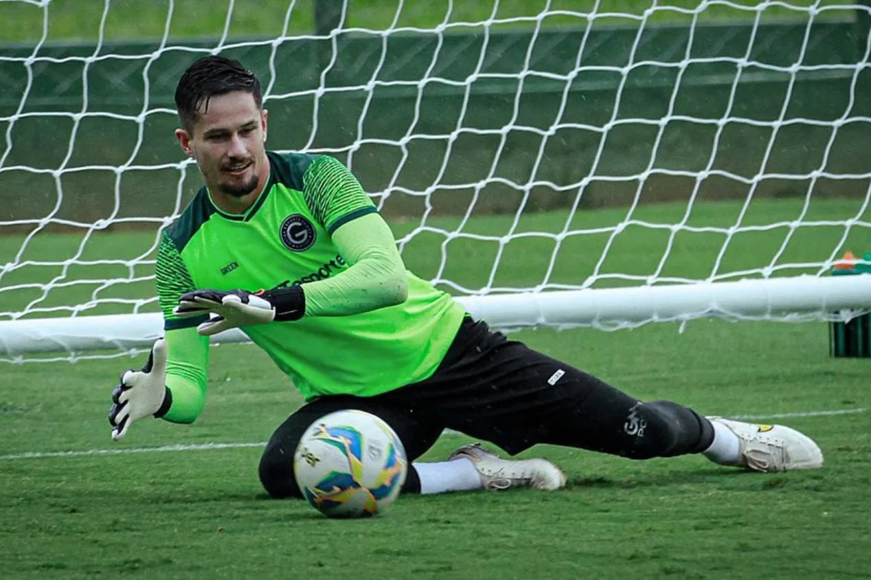 Tadeu abre o jogo sobre renovação com Goiás e clássico na Copa Verde: “É uma decisão”