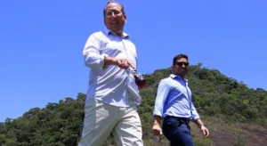 Textor responde especulações sobre futuro técnico do Botafogo: “Não acho apropriado”