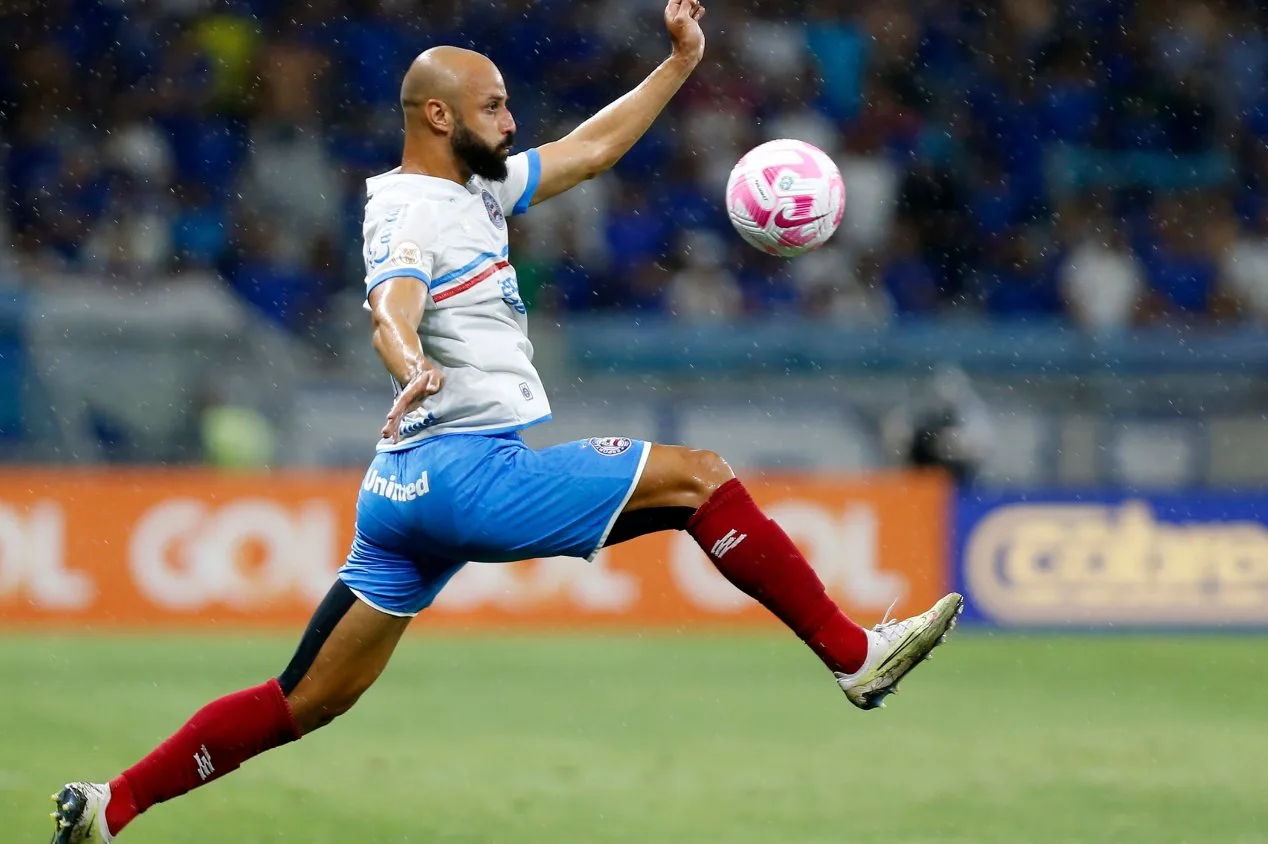 Thaciano faz o gol 10 mil da história do Bahia; assista