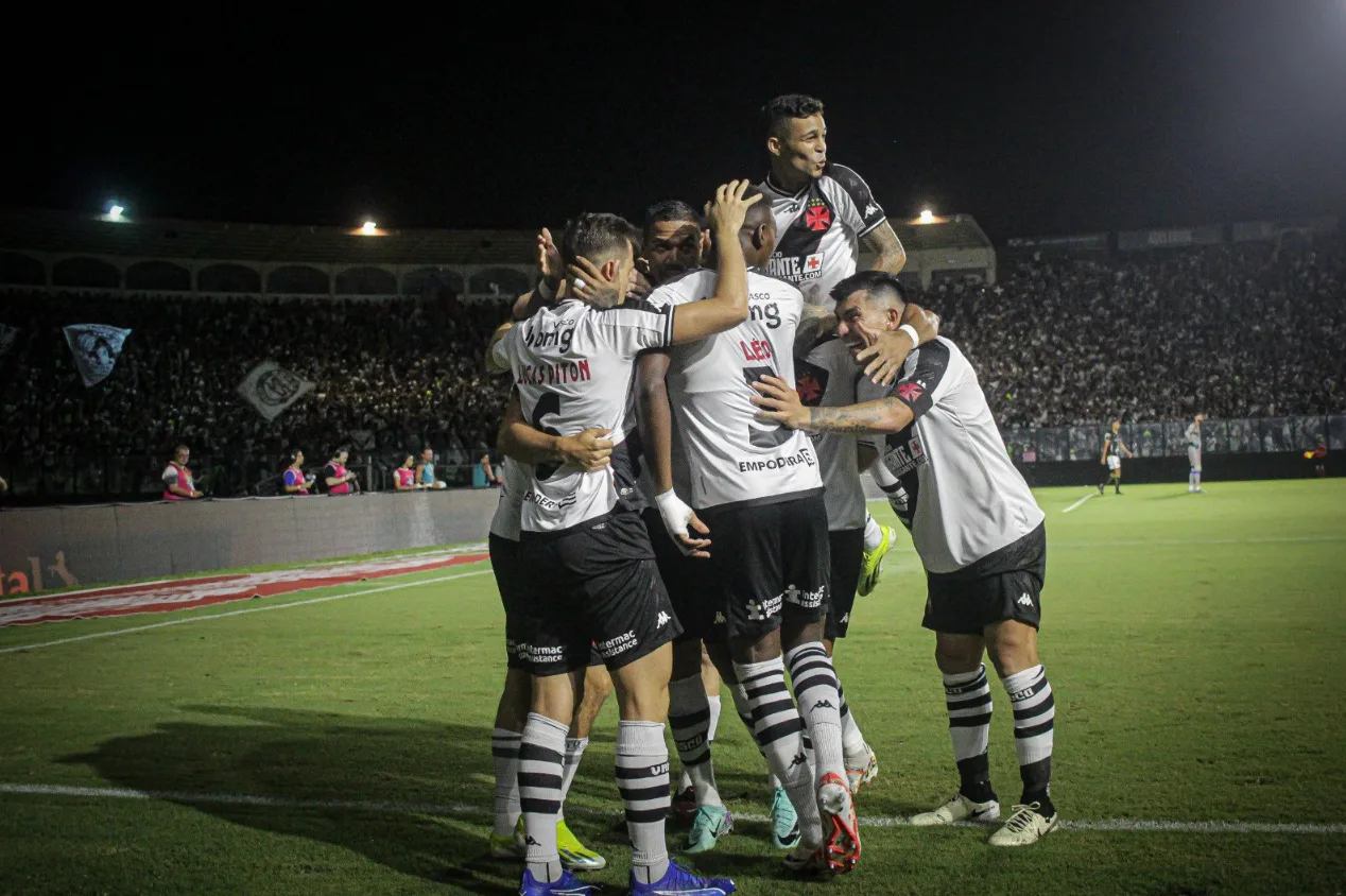 PVC exalta torcedores do Vasco após classificação na Copa do Brasil: “Comovem”