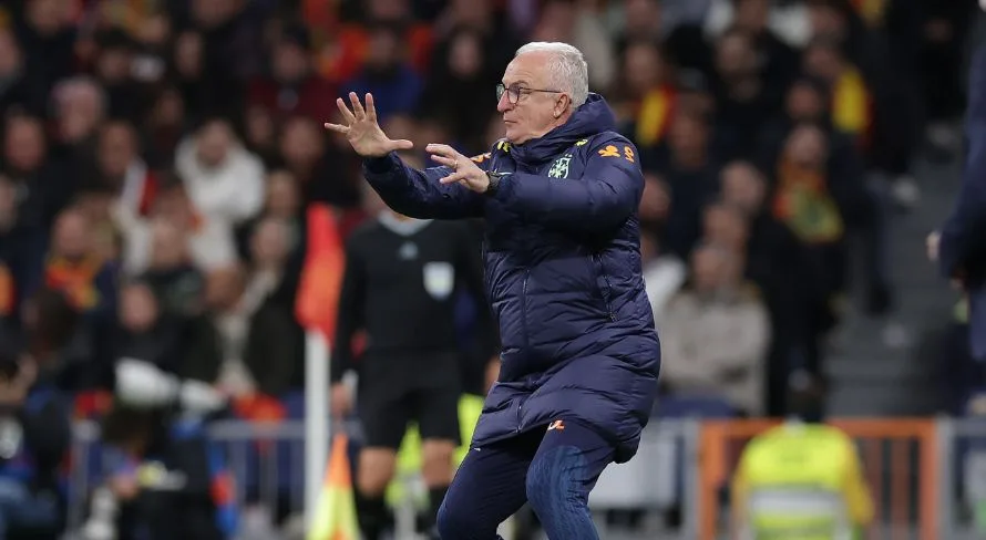 Tostão esquece Neymar e aponta jogador insubstituível na seleção brasileira