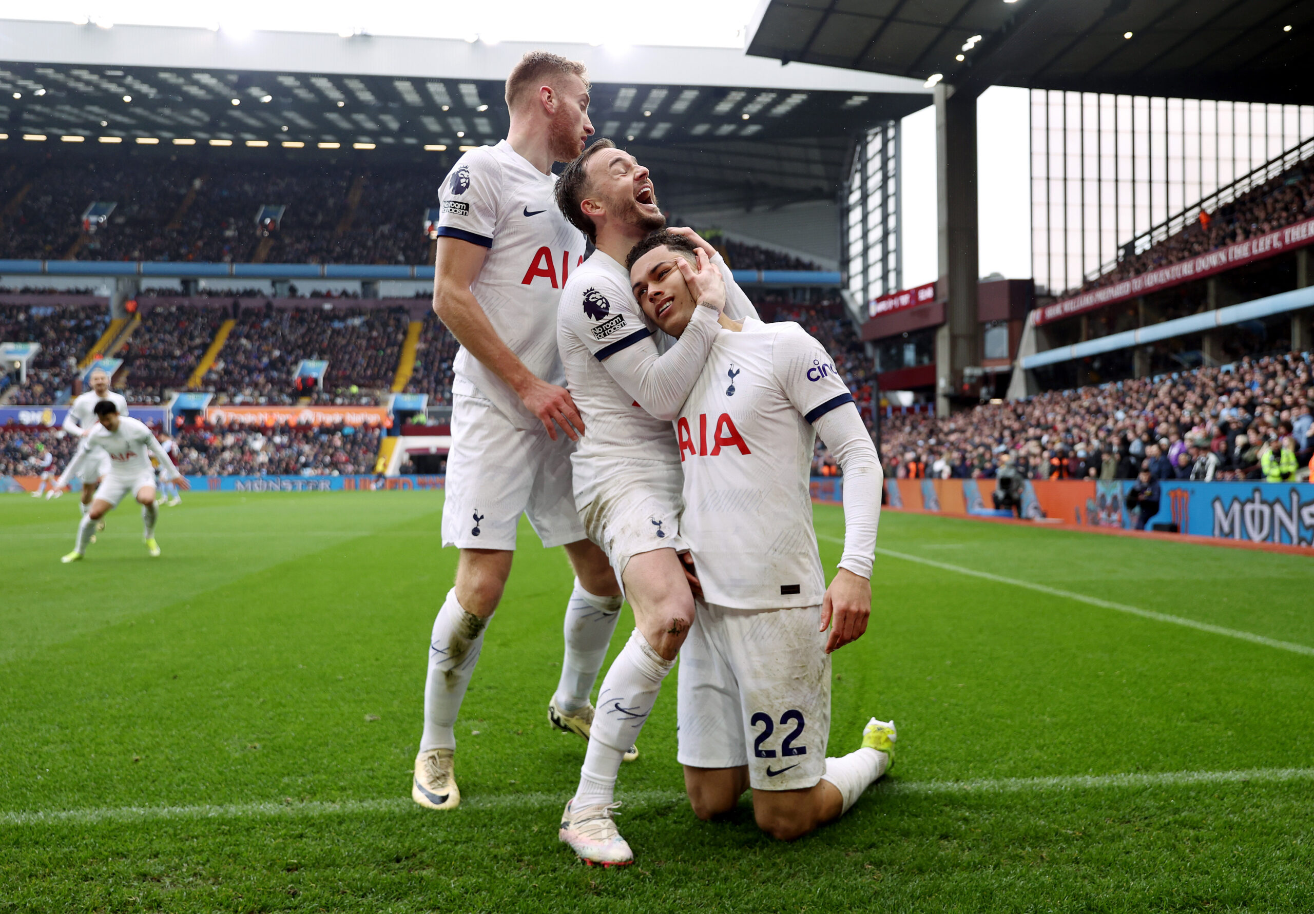 Tottenham atropela o Aston Villa e se aproxima do topo da tabela na Premier League