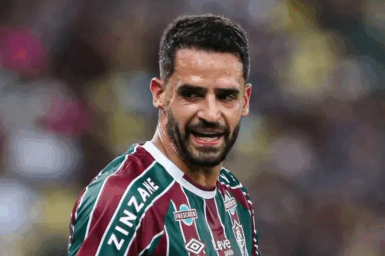 Levantamento revela jogadores que mais ganharam e perderam seguidores após troca de clube no Brasil