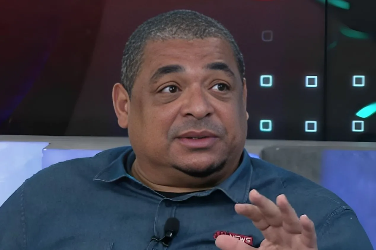 Vampeta aponta clube que está “se apequenando” no futebol brasileiro