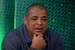 Vampeta antecipa placar de SPFC x Palmeiras pelo Paulistão