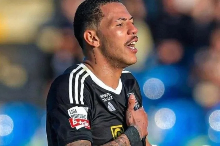 Vasco se aproxima de contratar atacante brasileiro que atua em Portugal