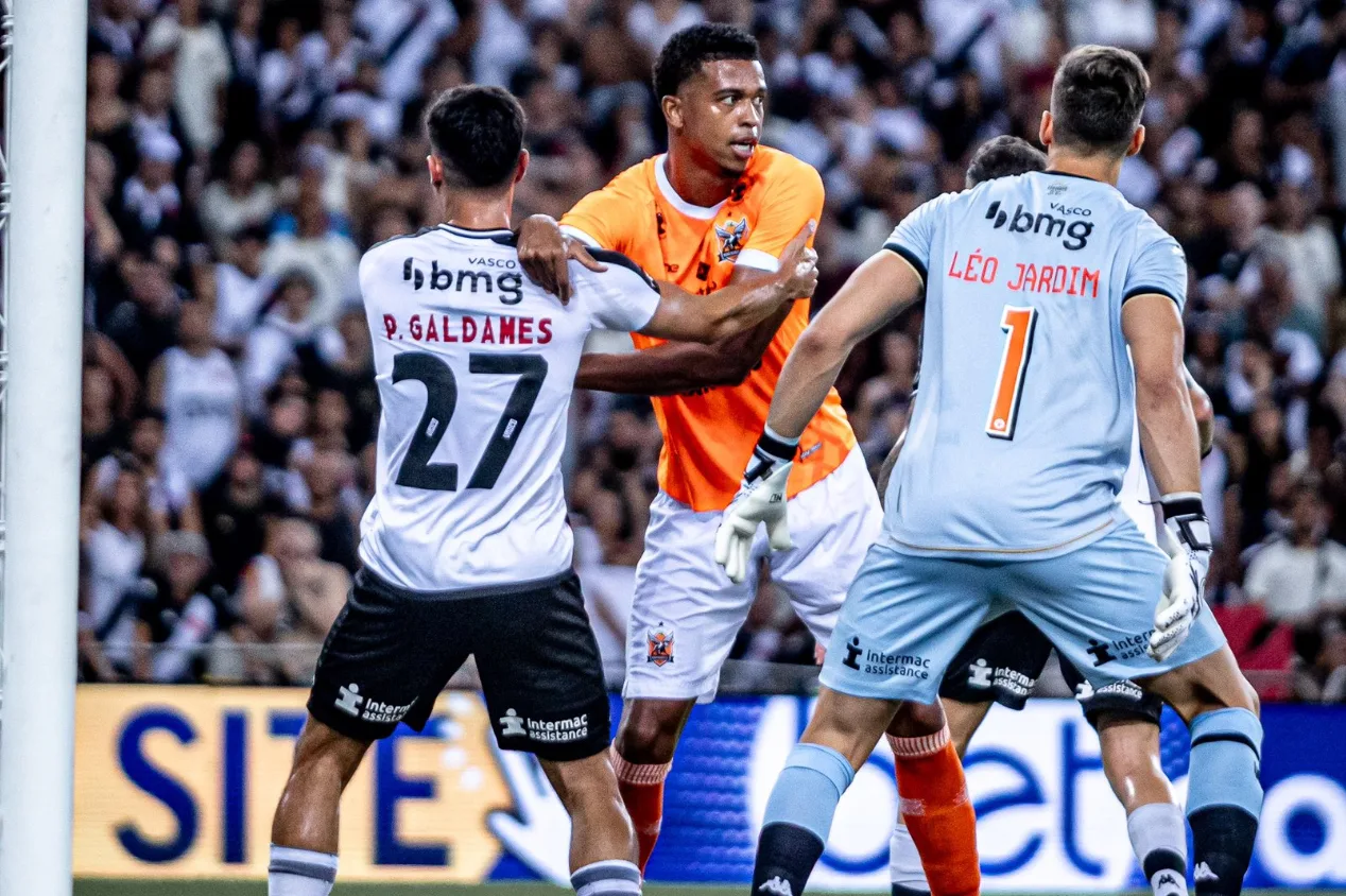 Casimiro não perdoa atuação do Vasco no Carioca: “Humilhação”