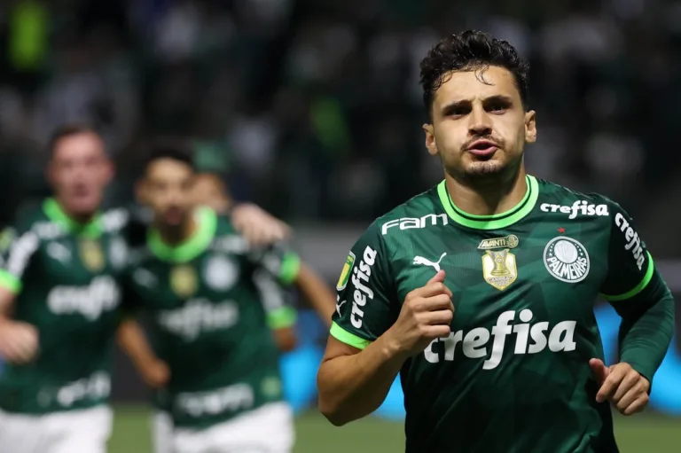 Palmeiras: Veiga cita “clima diferente” do Allianz Parque em retorno para jogo decisivo no Paulistão