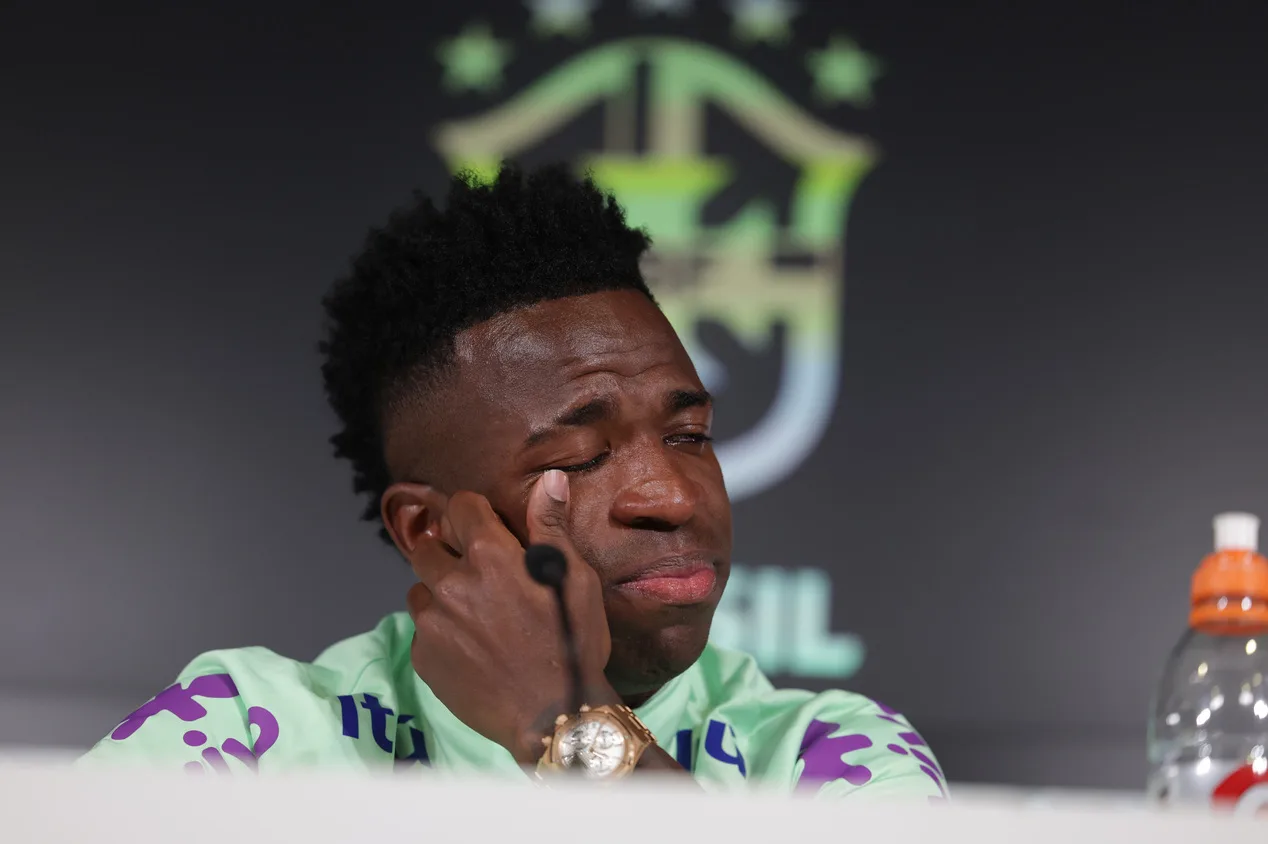 Luiz Teixeira dispara contra entrevista coletiva de Vinícius Júnior: “Comercialização da dor”