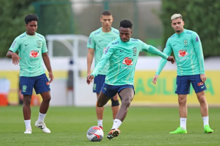 Facincani ignora Vinícius Júnior e aponta próximo brasileiro Bola de Ouro: “Não é mascarado”