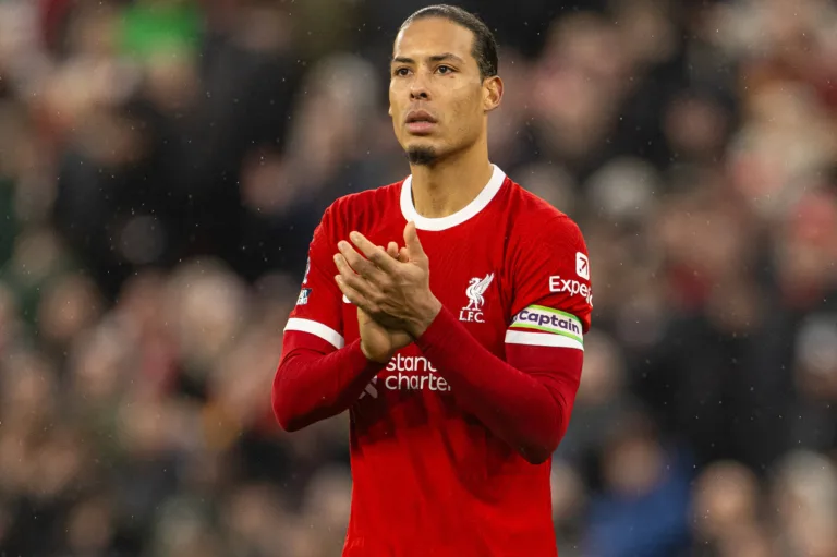Van Dijk tem números impressionantes pelo Liverpool