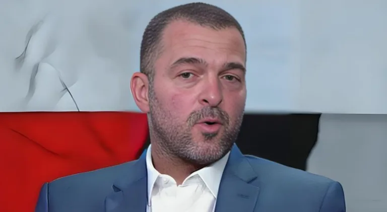 Zé Elias aponta técnico protagonista no futebol brasileiro: “Time chato”