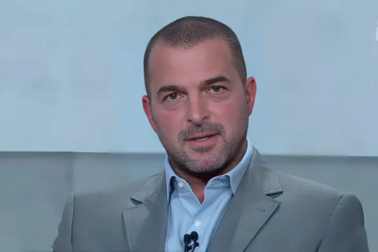 Zé Elias indica técnico “blindado” no futebol do Brasil hoje: “Está tranquilo”