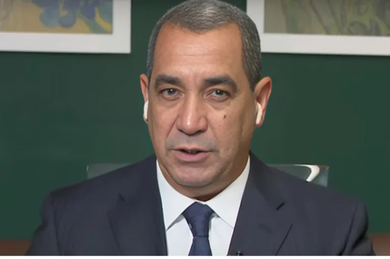 Zinho aponta equipe ‘oscilando’ no futebol brasileiro: “Pressão forte”