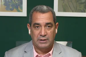 Zinho aponta time mais ‘cobrado’ no Brasil: “Pressão muito maior”