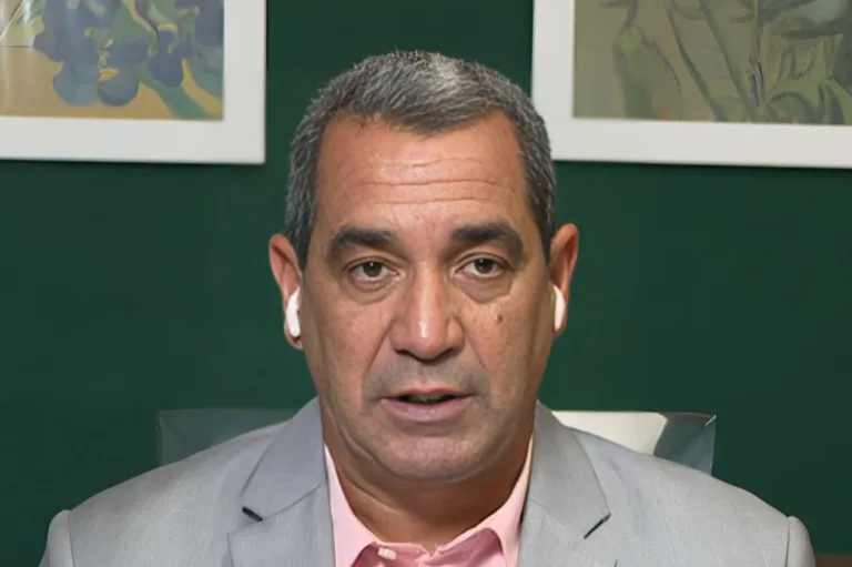 Zinho aponta time mais ‘cobrado’ no Brasil: “Pressão muito maior”