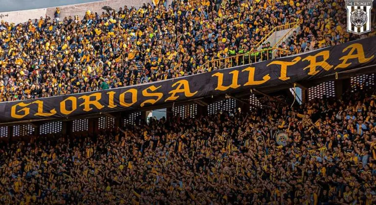 Grêmio vacila e sofre o primeiro gol na Libertadores; veja