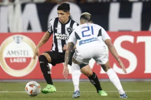 Júnior de Barranquila faz três e Botafogo busca o ataque para descontar na Libertadores; veja os gols