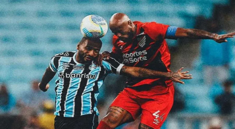 Grêmio aposta no ataque e marca dois contra o Athletico-PR; veja