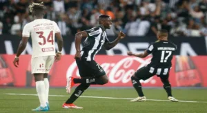 Botafogo vence o Universitario e ‘respira’ na Copa Libertadores da América