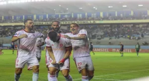 Internacional supera o Delfín e conquista primeira vitória na Sul-Americana