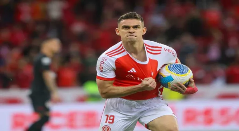 Internacional empata com Atlético-GO e desperdiça chance de assumir a liderança do Brasileirão