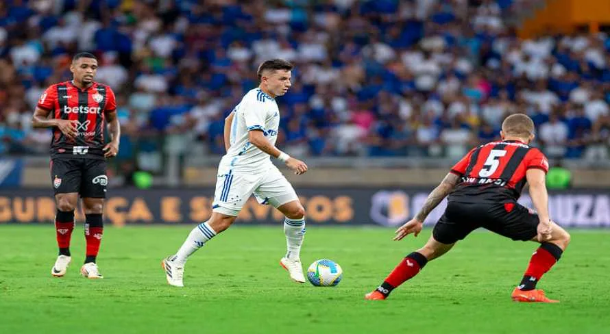 Cruzeiro não encontra dificuldades para bater o Vitória no Brasileirão Série A