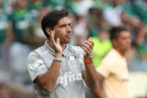 Abel Ferreira cutuca Flamengo após resposta de Leila Pereira a Landim: “Já ganhei”