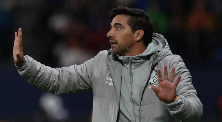 Pascoal explica “sumiço” de dois jogadores milionários do Palmeiras 