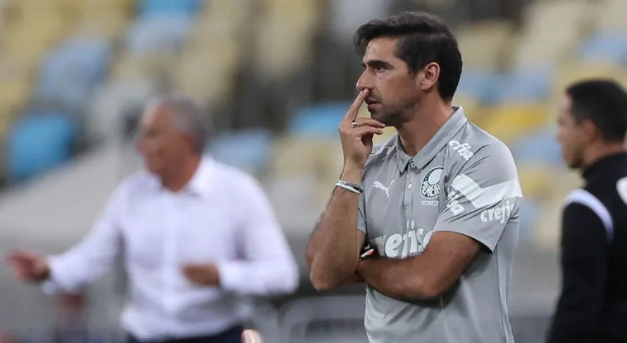 Renato Maurício Prado rebate alfinetada de Abel no Flamengo: “Levou um chocolate”