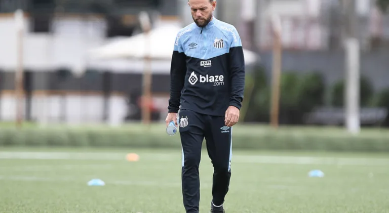 Alicia Klein questiona o retorno de Kleiton Lima, acusado de assédio, ao time feminino do Santos