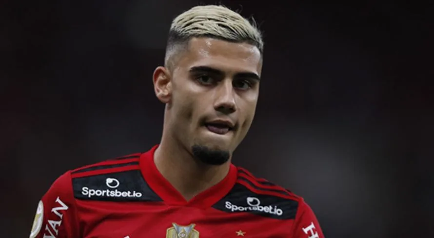Ex-Flamengo, Andreas Pereira reage após provocação de torcedores do Palmeiras