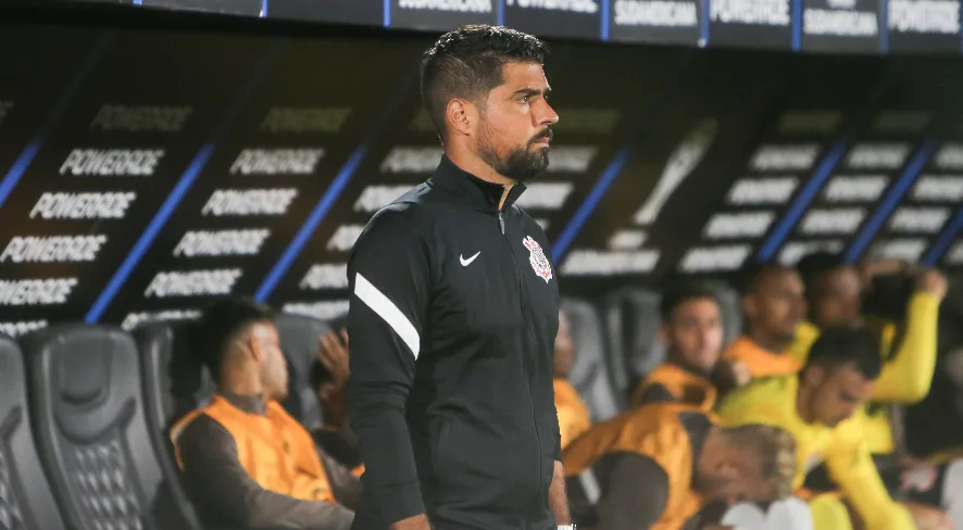 Nicola analisa situação de nomes especulados por Craque Neto no Corinthians