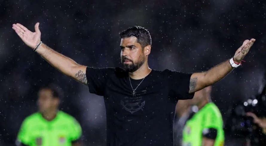 Vampeta aponta “time reserva” melhor que o Corinthians: “A zaga voava”