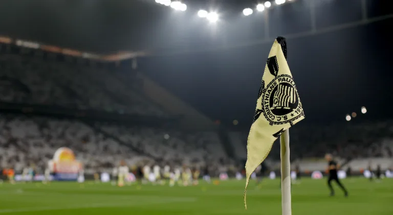 Neto dispara contra dirigentes do Corinthians: “Vaidade e poder”