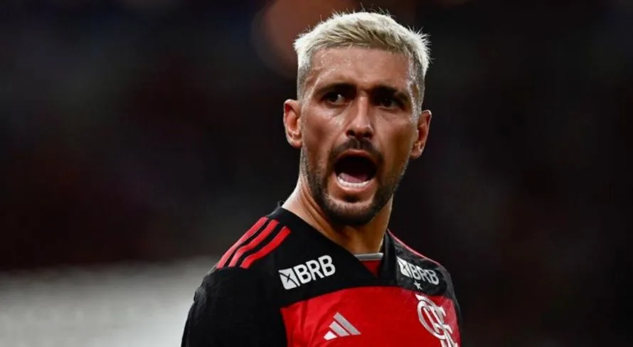 Arrascaeta “desbanca” camisa 10 em pesquisa de jogador preferido do Brasileirão