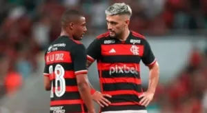 Arrascaeta elege jogador crucial no sistema do Flamengo: “Dá dinâmica”