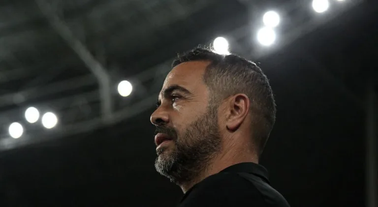 Artur Jorge lamenta lesão de Tiquinho em vitória do Botafogo na Libertadores
