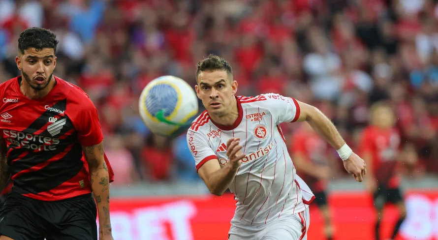 Athletico conta com gol de Canobbio para derrotar Internacional no Brasileirão Série A