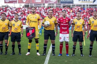 Atlético-GO e Vila Nova antes de jogo da final do Goiano