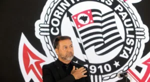 Corinthians recebe prazo da Justiça para quitar dívida milionária com empresário