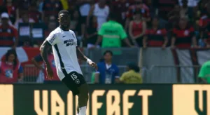 Eric Faria elogia jogador do Botafogo após vitória sobre o Flamengo: “Excelente”