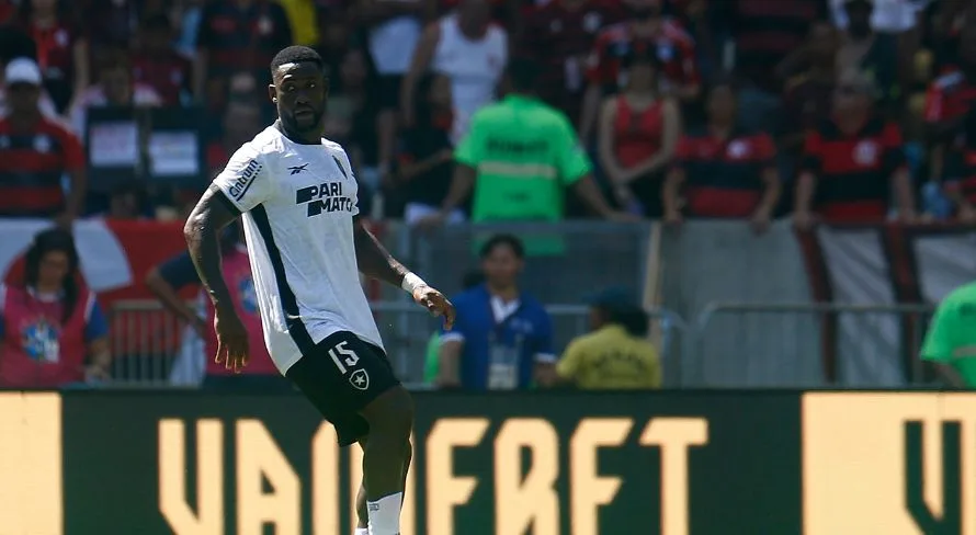 Eric Faria elogia jogador do Botafogo após vitória sobre o Flamengo: “Excelente”