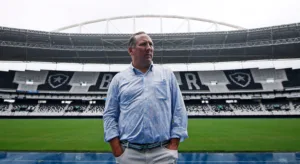 Alicia Klein critica acusação de John Textor sobre jogadores: “Foi egoísta”