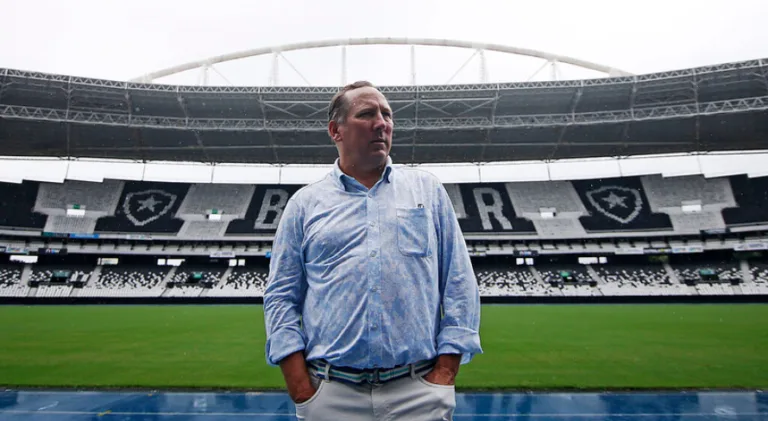 Alicia Klein critica acusação de John Textor sobre jogadores: “Foi egoísta”