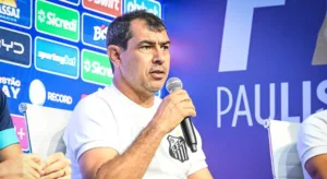 Casagrande explica como Santos pode ganhar do Palmeiras: “Carille é um mestre”