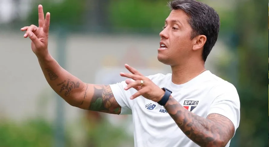 Neto detona trio do SPFC e sugere dois substitutos para Carpini