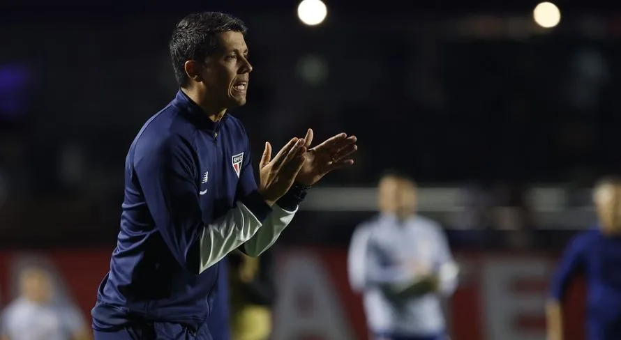 Neto vê Carpini injustiçado no SPFC e detona técnico multicampeão no Brasil: “O que ele fez?”