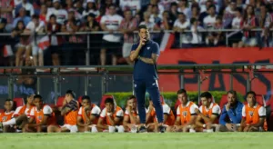 Arnaldo Ribeiro detona Carpini no SPFC: “Não se aplica ao futebol brasileiro de 1º nível”